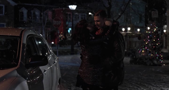 Charmed-Online-dot-nl_TheHolidayCalendar5105.jpg