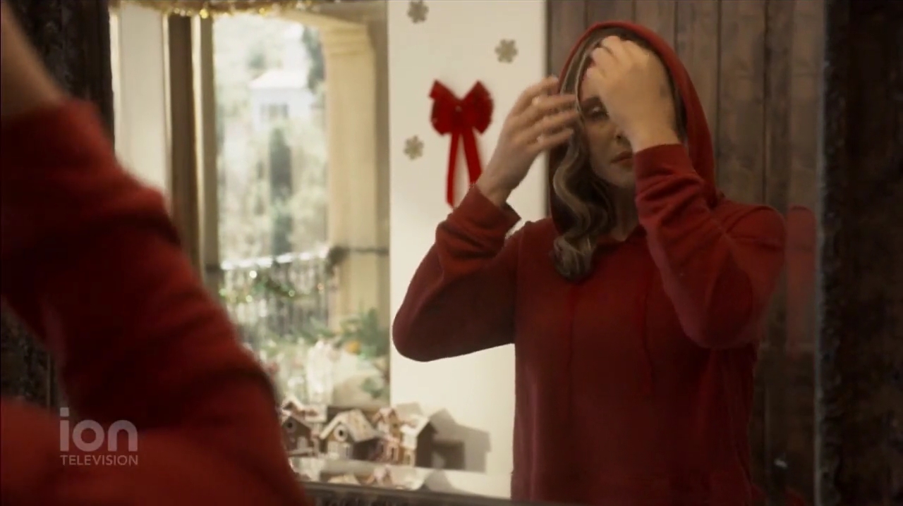 VampireDiariesWorld-dot-nl_ABeautyAndTheBeastChristmas0723.jpg