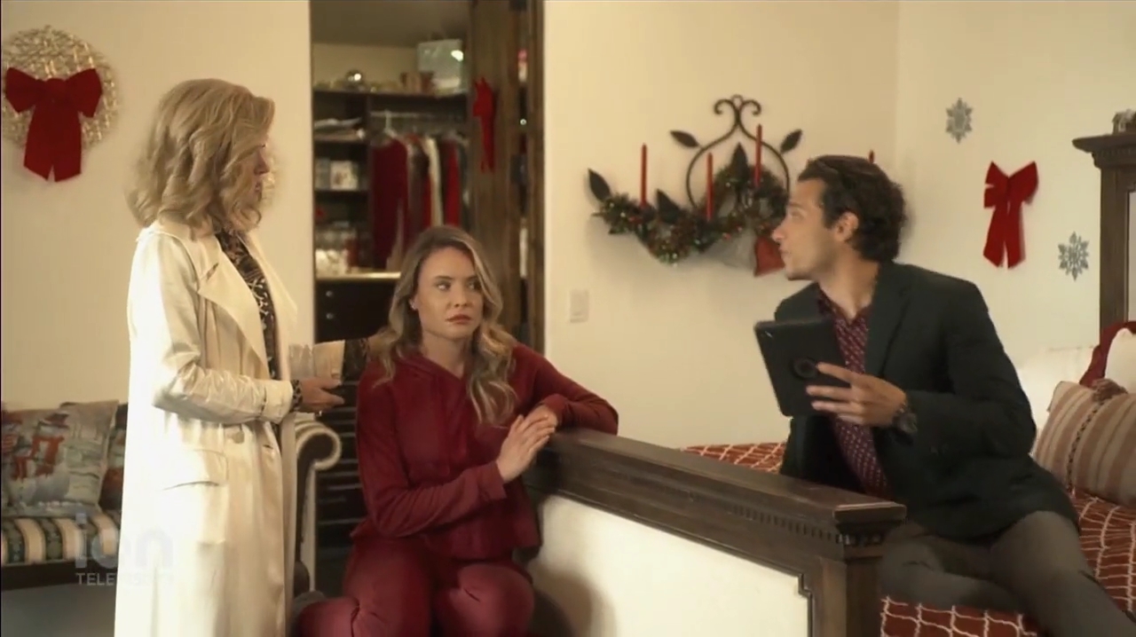 VampireDiariesWorld-dot-nl_ABeautyAndTheBeastChristmas0856.jpg