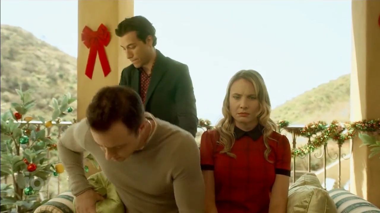 VampireDiariesWorld-dot-nl_ABeautyAndTheBeastChristmas1235.jpg