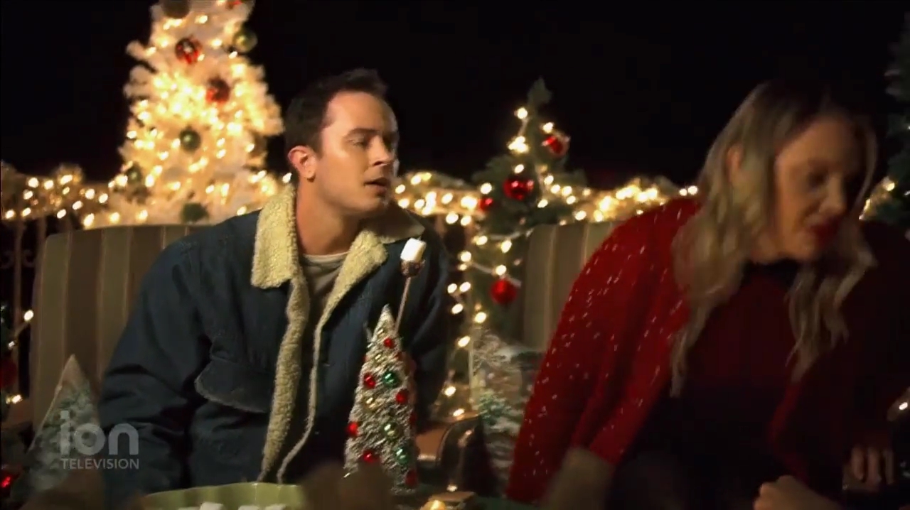 VampireDiariesWorld-dot-nl_ABeautyAndTheBeastChristmas1337.jpg