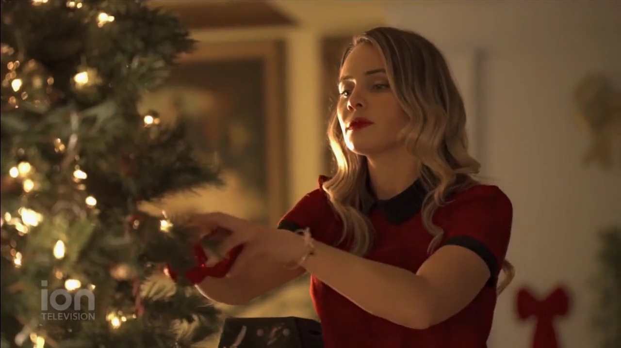 VampireDiariesWorld-dot-nl_ABeautyAndTheBeastChristmas1368.jpg