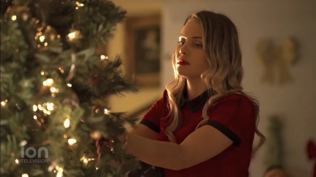 VampireDiariesWorld-dot-nl_ABeautyAndTheBeastChristmas1372.jpg
