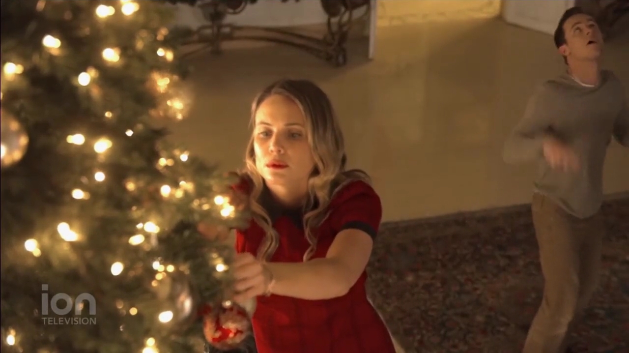 VampireDiariesWorld-dot-nl_ABeautyAndTheBeastChristmas1374.jpg