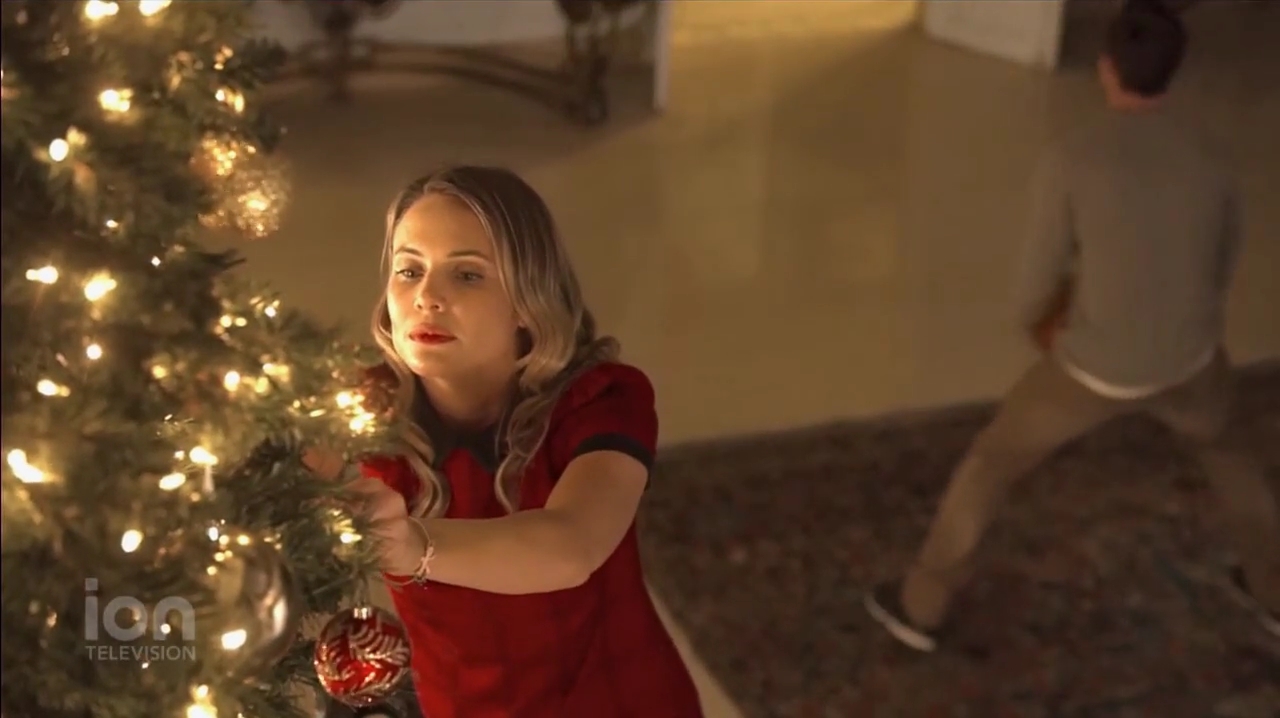 VampireDiariesWorld-dot-nl_ABeautyAndTheBeastChristmas1383.jpg