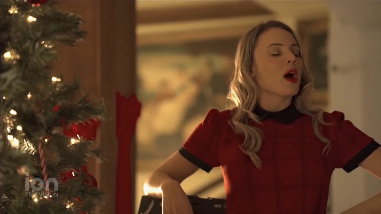 VampireDiariesWorld-dot-nl_ABeautyAndTheBeastChristmas1394.jpg