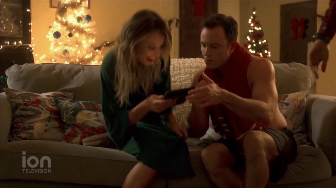 VampireDiariesWorld-dot-nl_ABeautyAndTheBeastChristmas1802.jpg