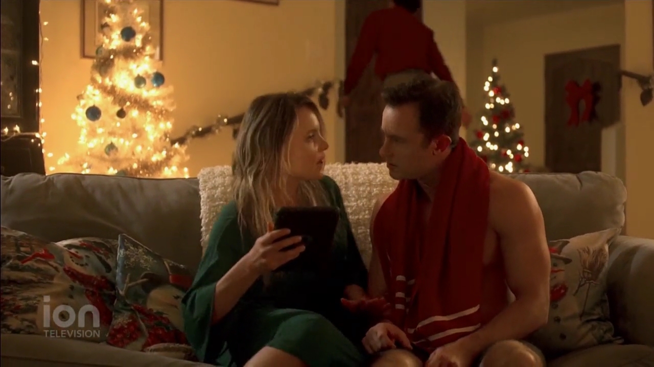 VampireDiariesWorld-dot-nl_ABeautyAndTheBeastChristmas1810.jpg