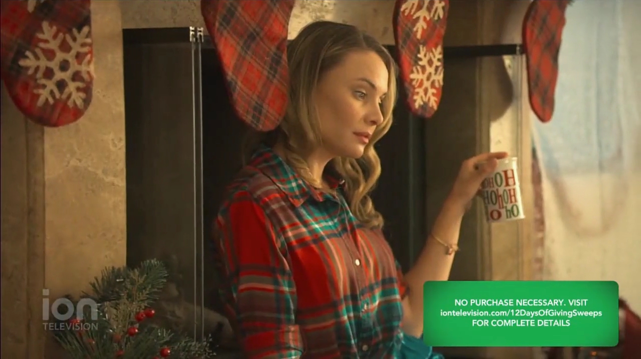 VampireDiariesWorld-dot-nl_ABeautyAndTheBeastChristmas1864.jpg