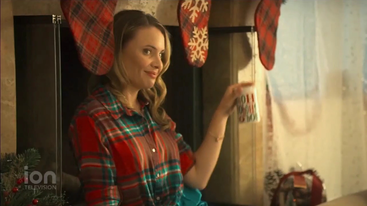VampireDiariesWorld-dot-nl_ABeautyAndTheBeastChristmas1867.jpg