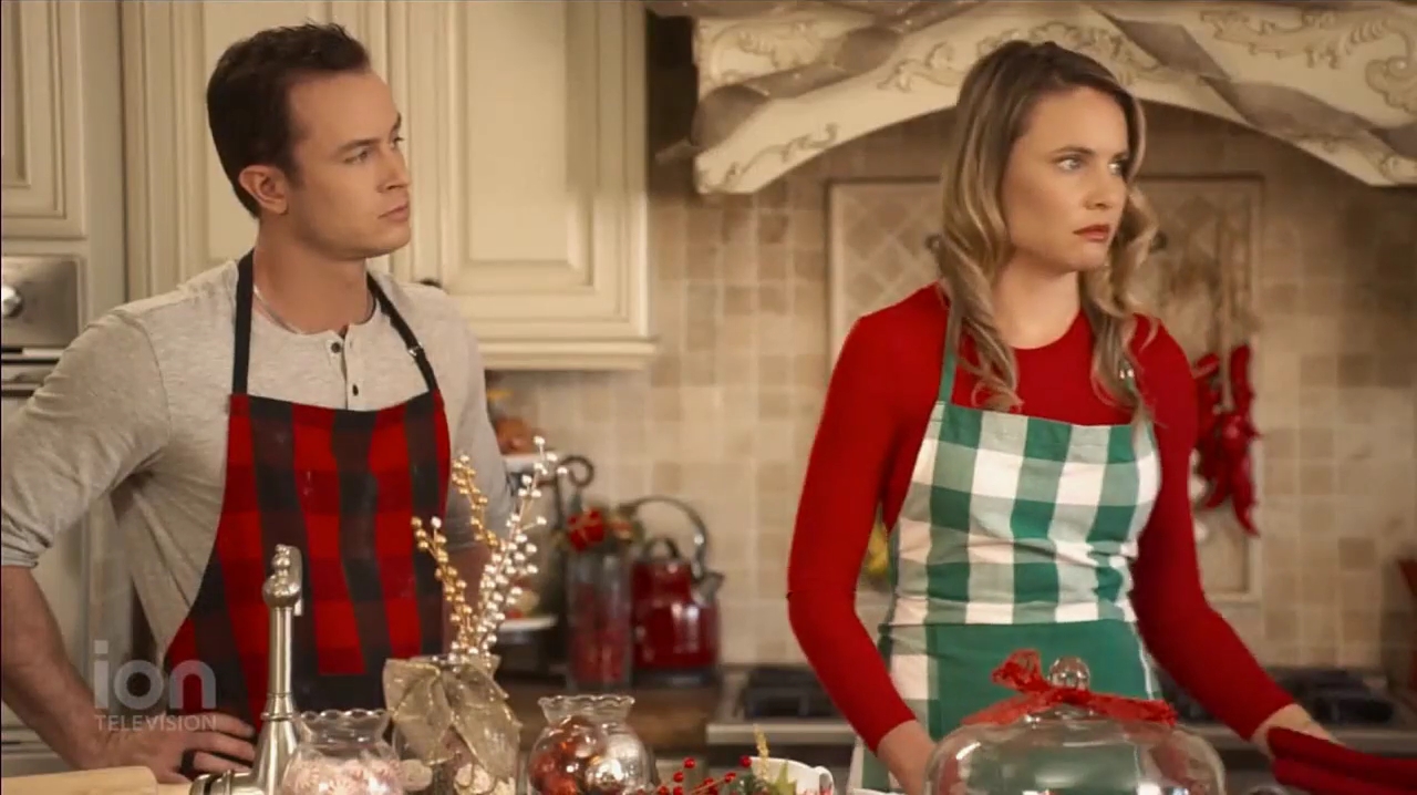 VampireDiariesWorld-dot-nl_ABeautyAndTheBeastChristmas1924.jpg