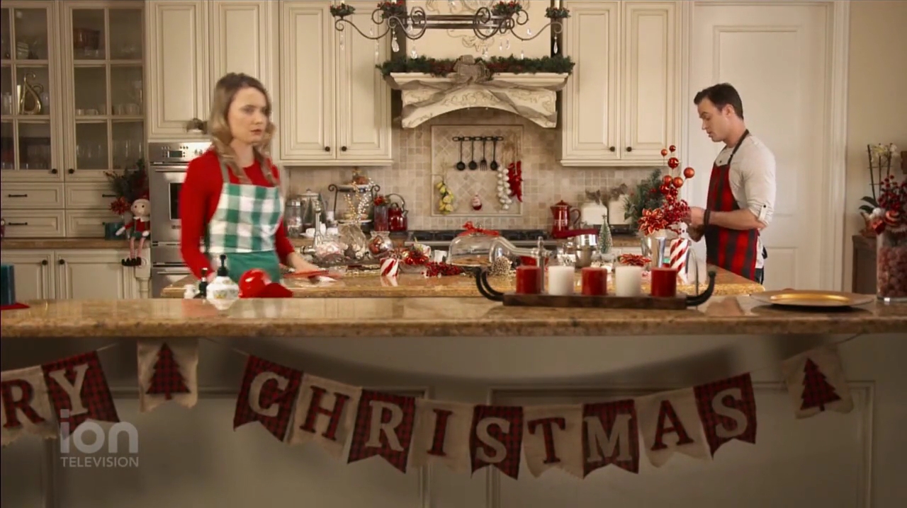 VampireDiariesWorld-dot-nl_ABeautyAndTheBeastChristmas1936.jpg