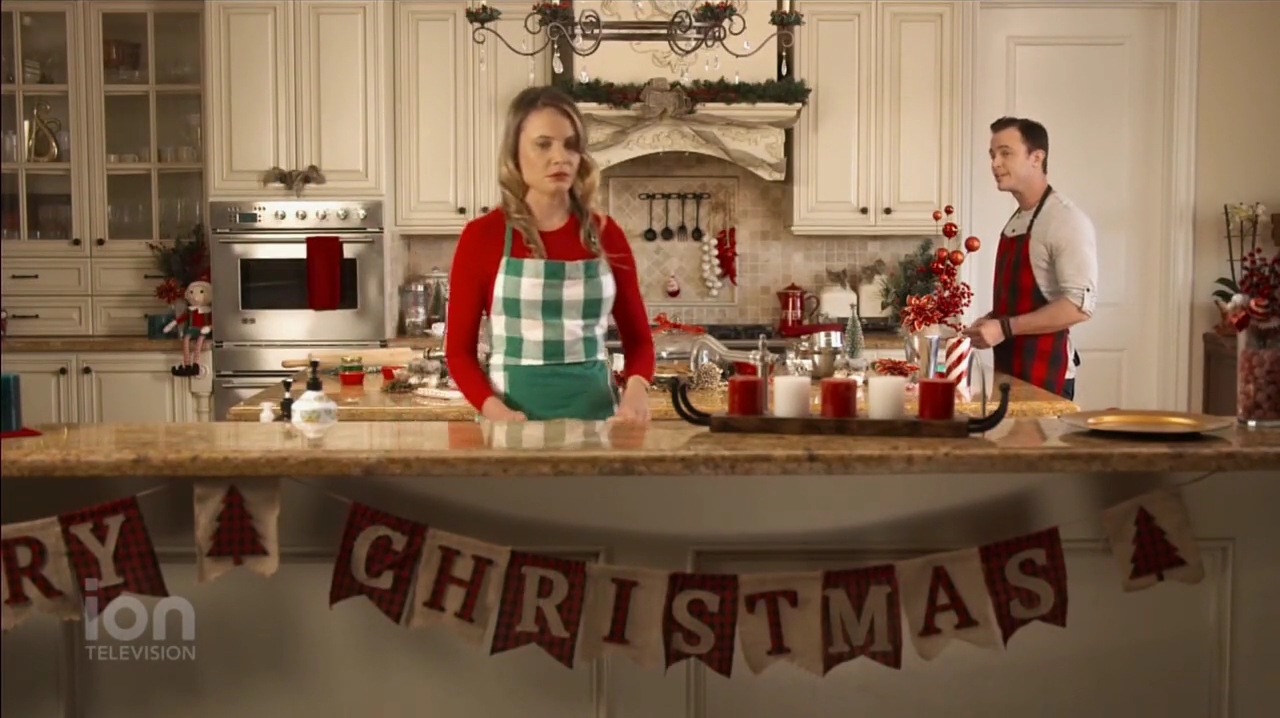 VampireDiariesWorld-dot-nl_ABeautyAndTheBeastChristmas1937.jpg