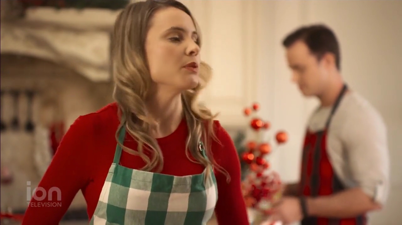 VampireDiariesWorld-dot-nl_ABeautyAndTheBeastChristmas1953.jpg