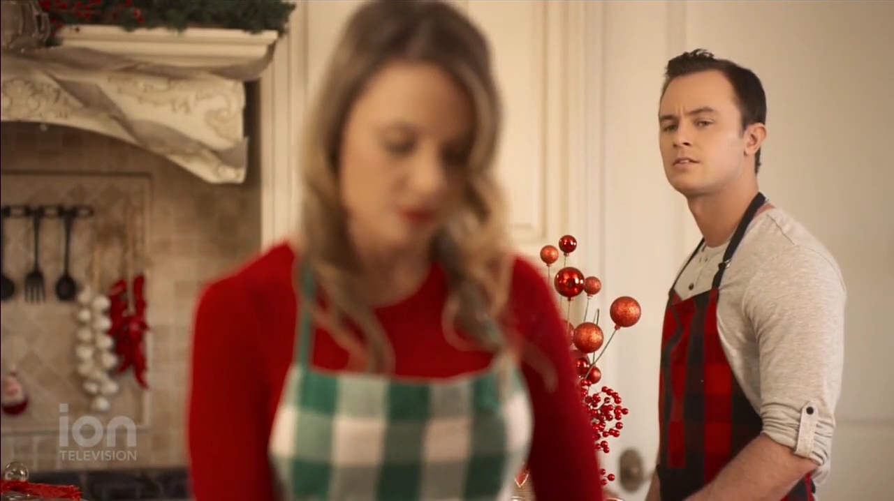 VampireDiariesWorld-dot-nl_ABeautyAndTheBeastChristmas1960.jpg
