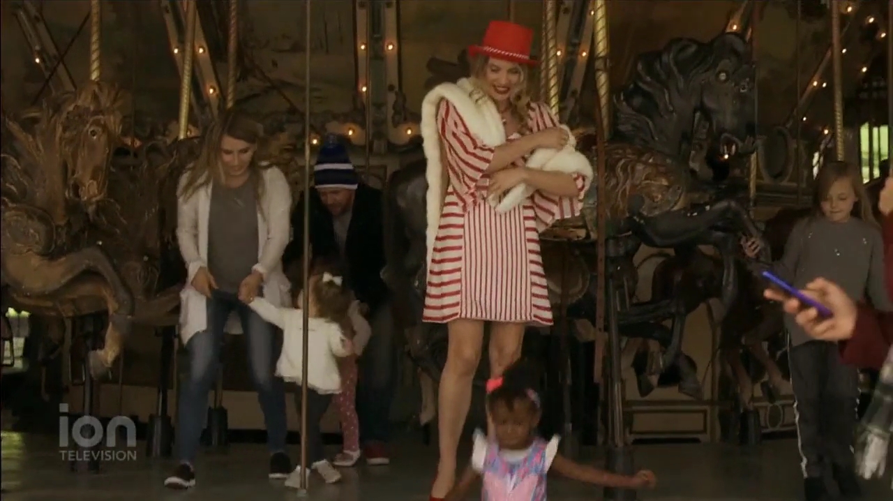 VampireDiariesWorld-dot-nl_ABeautyAndTheBeastChristmas2073.jpg