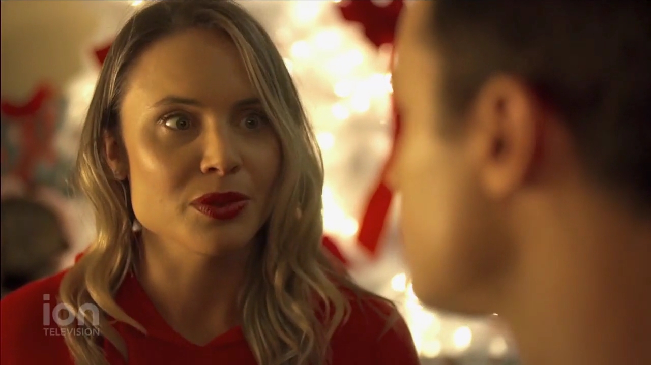 VampireDiariesWorld-dot-nl_ABeautyAndTheBeastChristmas2506.jpg