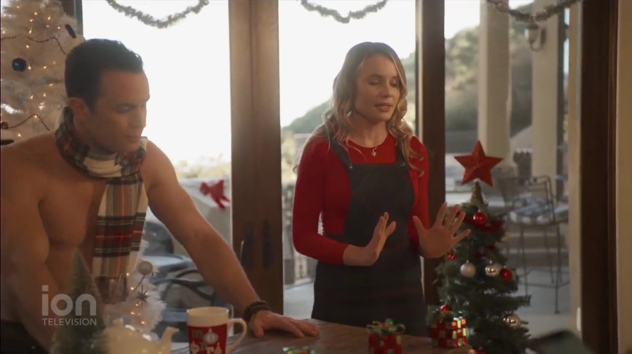 VampireDiariesWorld-dot-nl_ABeautyAndTheBeastChristmas2947.jpg