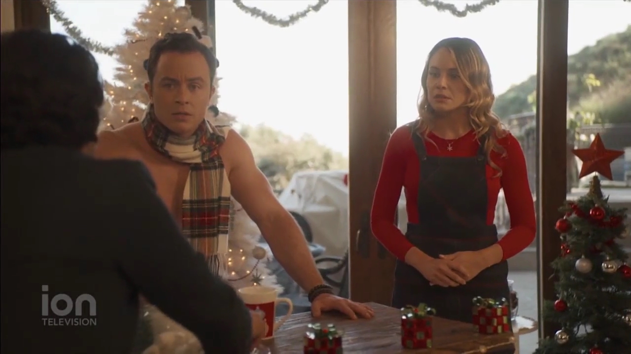 VampireDiariesWorld-dot-nl_ABeautyAndTheBeastChristmas2953.jpg