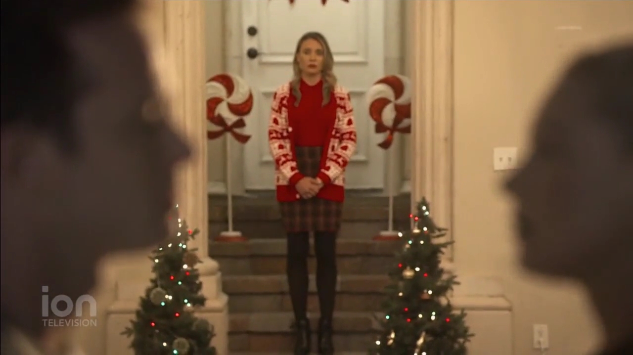 VampireDiariesWorld-dot-nl_ABeautyAndTheBeastChristmas3618.jpg