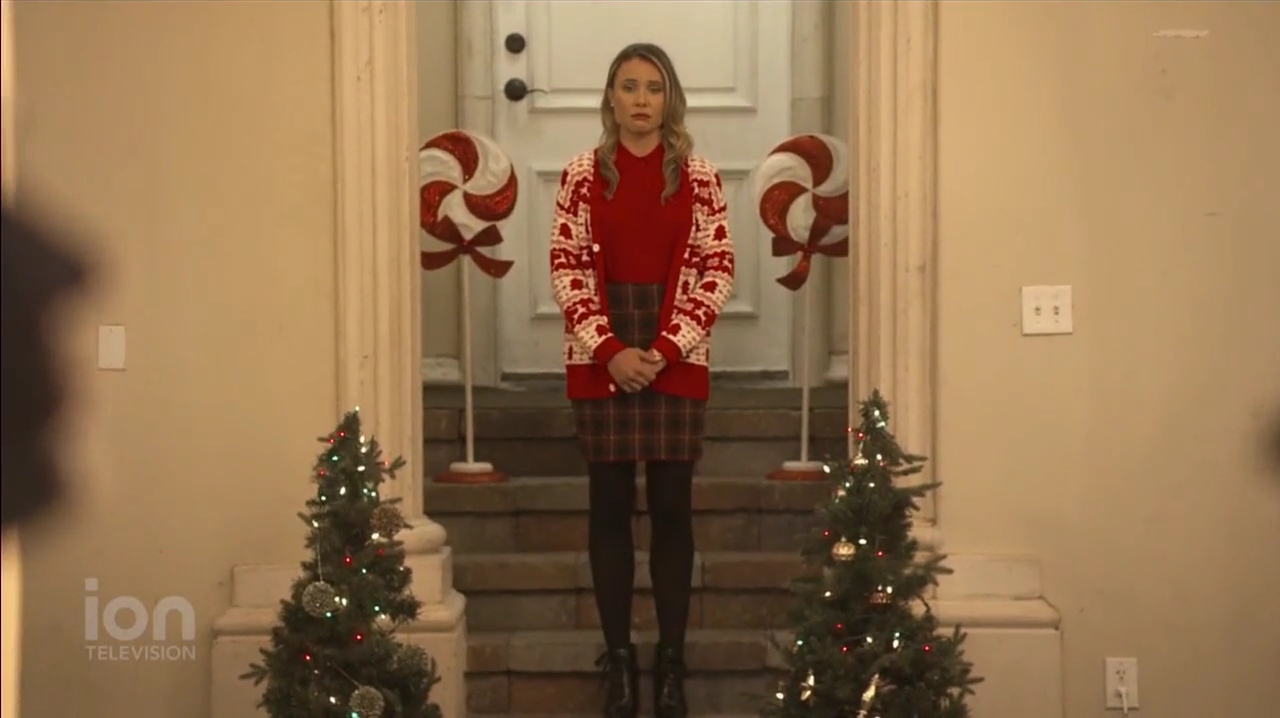 VampireDiariesWorld-dot-nl_ABeautyAndTheBeastChristmas3620.jpg