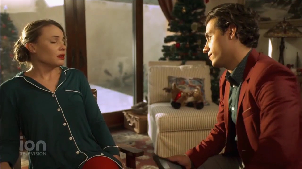 VampireDiariesWorld-dot-nl_ABeautyAndTheBeastChristmas3667.jpg