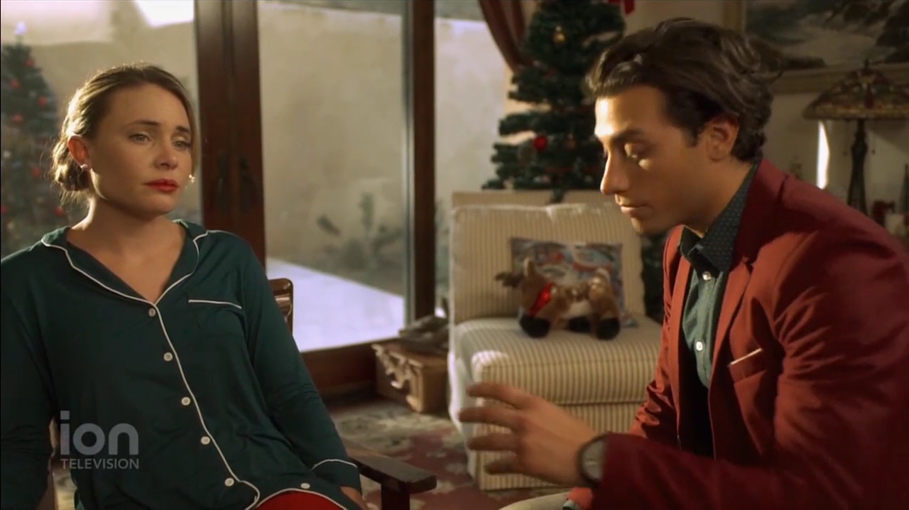VampireDiariesWorld-dot-nl_ABeautyAndTheBeastChristmas3670.jpg