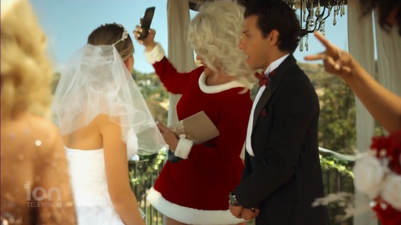 VampireDiariesWorld-dot-nl_ABeautyAndTheBeastChristmas4260.jpg