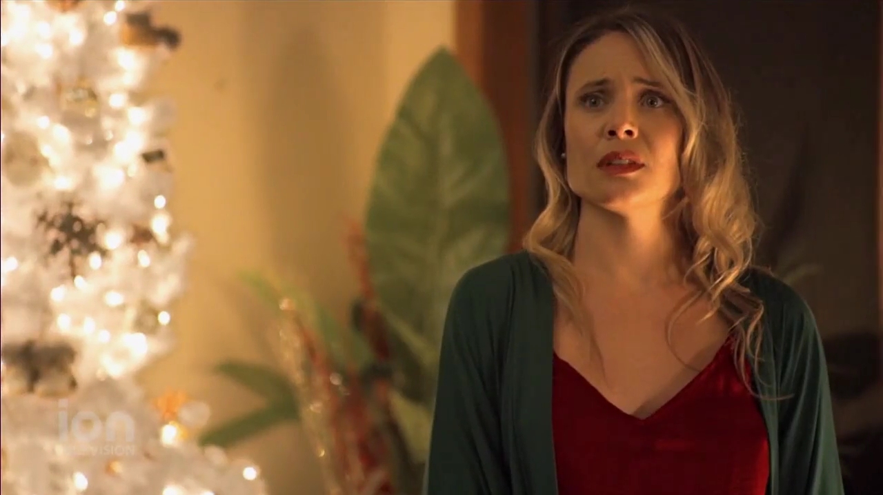 VampireDiariesWorld-dot-nl_ABeautyAndTheBeastChristmas4753.jpg