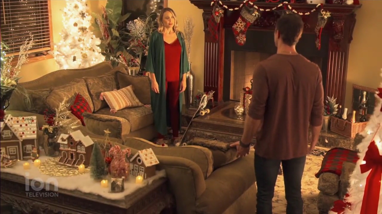 VampireDiariesWorld-dot-nl_ABeautyAndTheBeastChristmas4771.jpg