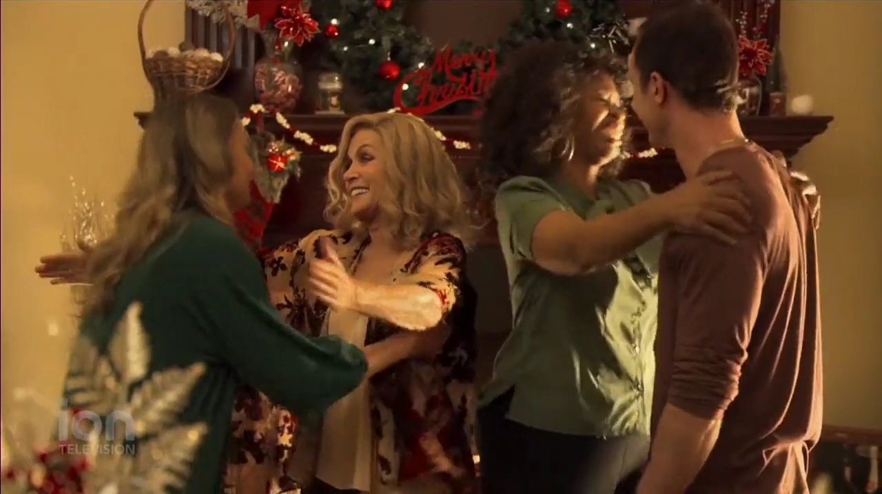 VampireDiariesWorld-dot-nl_ABeautyAndTheBeastChristmas4847.jpg