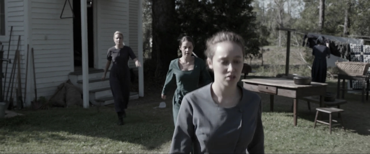 VampireDiariesWorld-dot-nl_TheDevilsHand2500.jpg