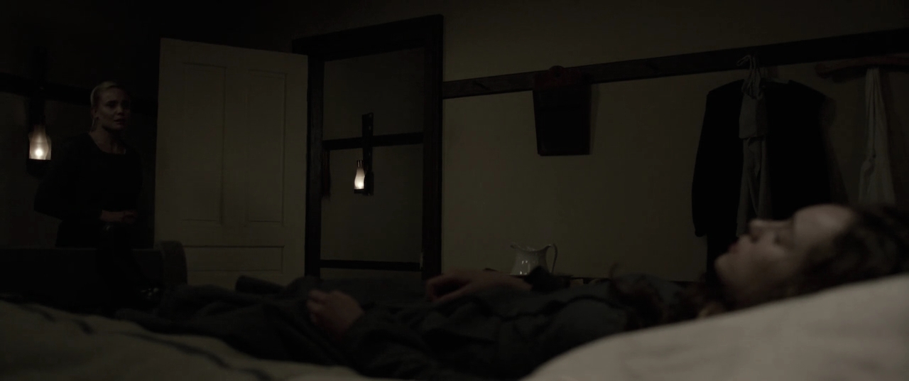 VampireDiariesWorld-dot-nl_TheDevilsHand4097.jpg