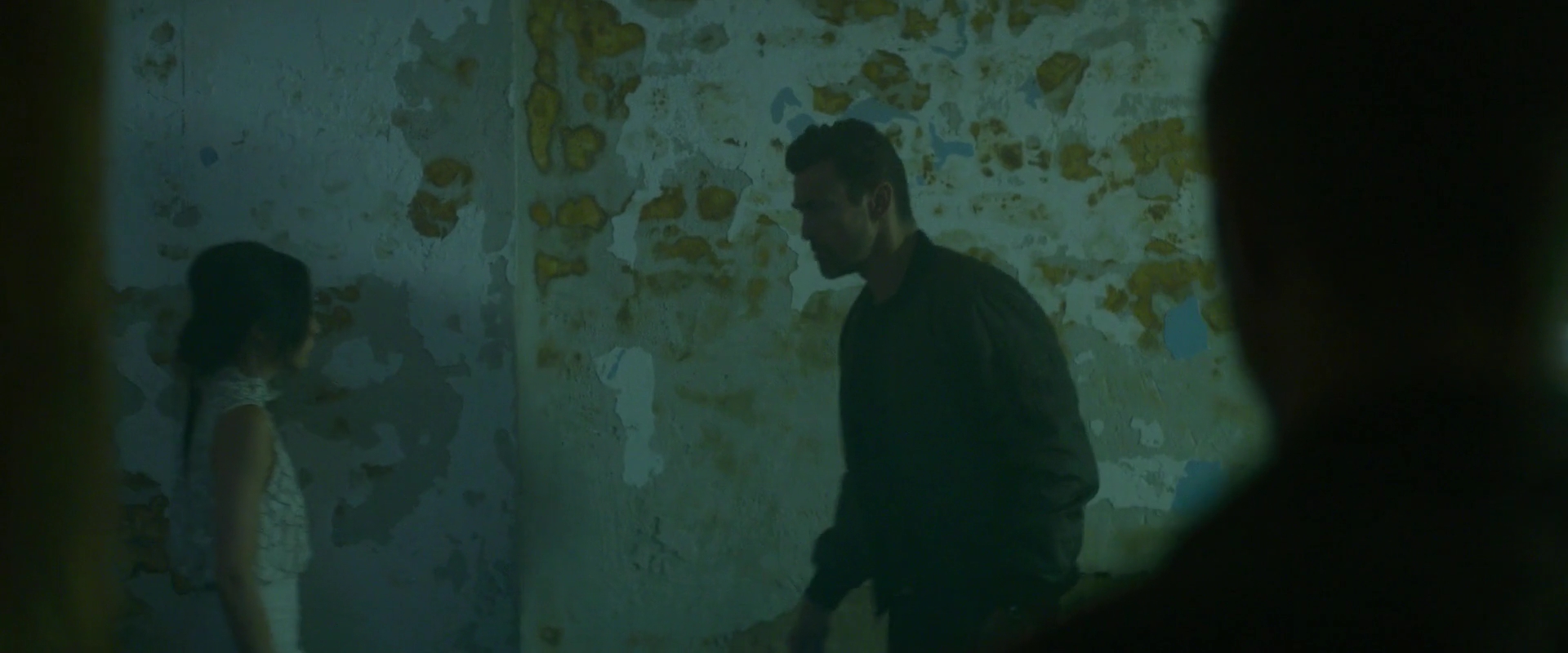 VampireDiariesWorld-dot-nl_EscapePlanTheExtractors01493.jpg