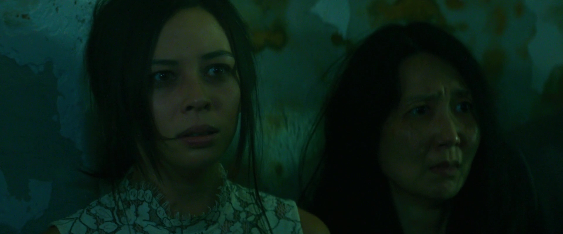 VampireDiariesWorld-dot-nl_EscapePlanTheExtractors01647.jpg