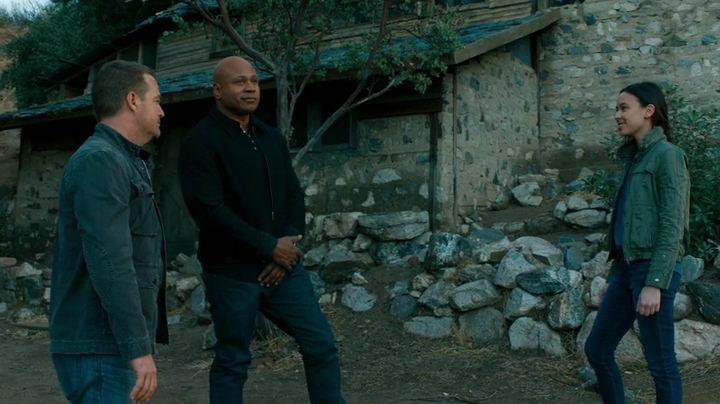 VampireDiariesWorld-dot-NCISLA9x15-0815.jpg