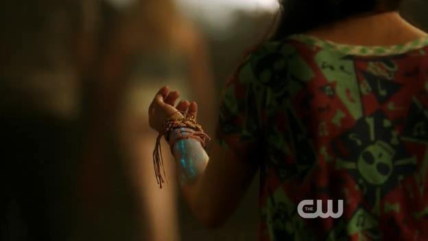 VampireDiariesWorld-dot-org_StarCrossedS01E02-2009.jpg