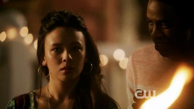 VampireDiariesWorld-dot-org_StarCrossedS01E02-2019.jpg