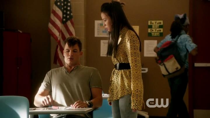 VampireDiariesWorld-dot-org_StarCrossedS01E03-0321.jpg