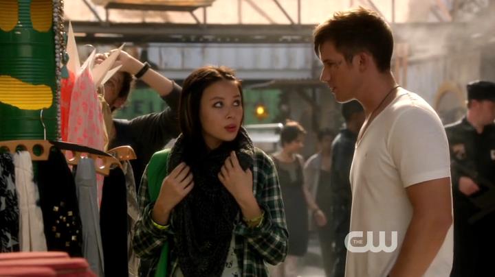 VampireDiariesWorld-dot-org_StarCrossedS01E03-0615.jpg VampireDiariesWorld-dot-org_StarCrossedS01E03-0615.jpg