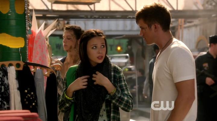 VampireDiariesWorld-dot-org_StarCrossedS01E03-0616.jpg VampireDiariesWorld-dot-org_StarCrossedS01E03-0616.jpg