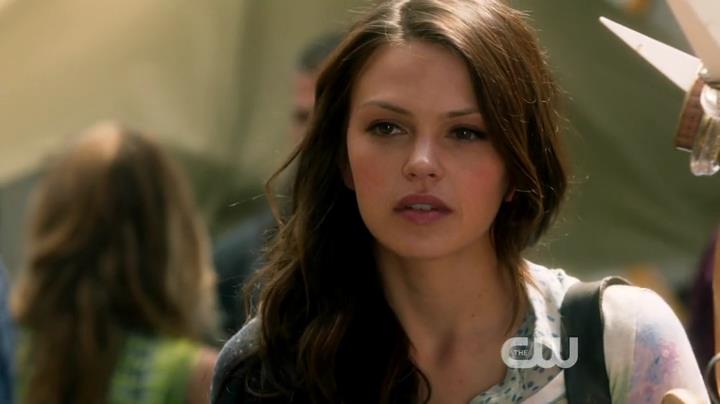 VampireDiariesWorld-dot-org_StarCrossedS01E03-0683.jpg
