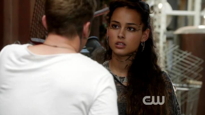 VampireDiariesWorld-dot-org_StarCrossedS01E03-0712.jpg VampireDiariesWorld-dot-org_StarCrossedS01E03-0712.jpg