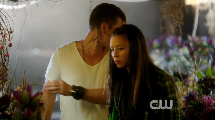 VampireDiariesWorld-dot-org_StarCrossedS01E03-1203.jpg