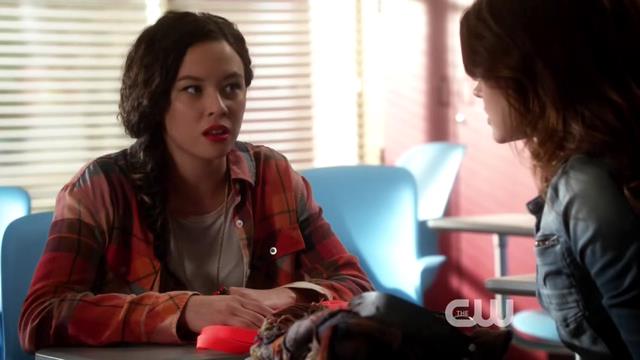 VampireDiariesWorld-dot-org_StarCrossedS01E06-0501.jpg
