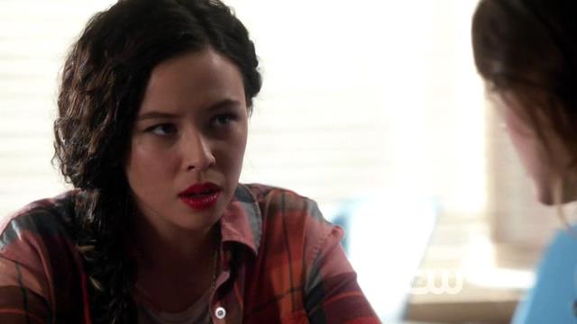 VampireDiariesWorld-dot-org_StarCrossedS01E06-0513.jpg