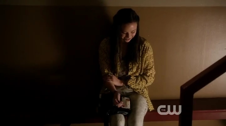VampireDiariesWorld-dot-org_StarCrossed-S01E10-0849.jpg VampireDiariesWorld-dot-org_StarCrossed-S01E10-0849.jpg