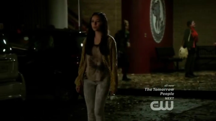 VampireDiariesWorld-dot-org_StarCrossed-S01E10-1739.jpg VampireDiariesWorld-dot-org_StarCrossed-S01E10-1739.jpg