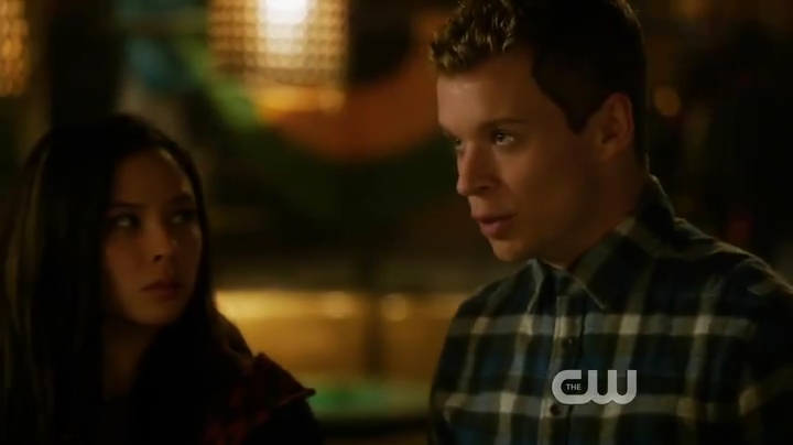 VampireDiariesWorld-dot-org_StarCrossed-S01E13-0305.jpg