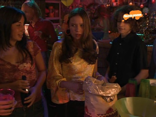 VampireDiariesWorld_dot_nl-UnfabulousS01E01-882.jpg